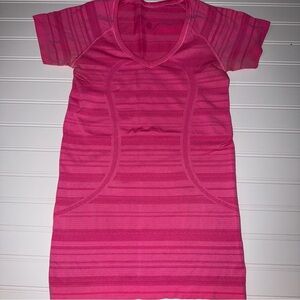 Lululemon Run Swiftly Tech v-neck size 4
